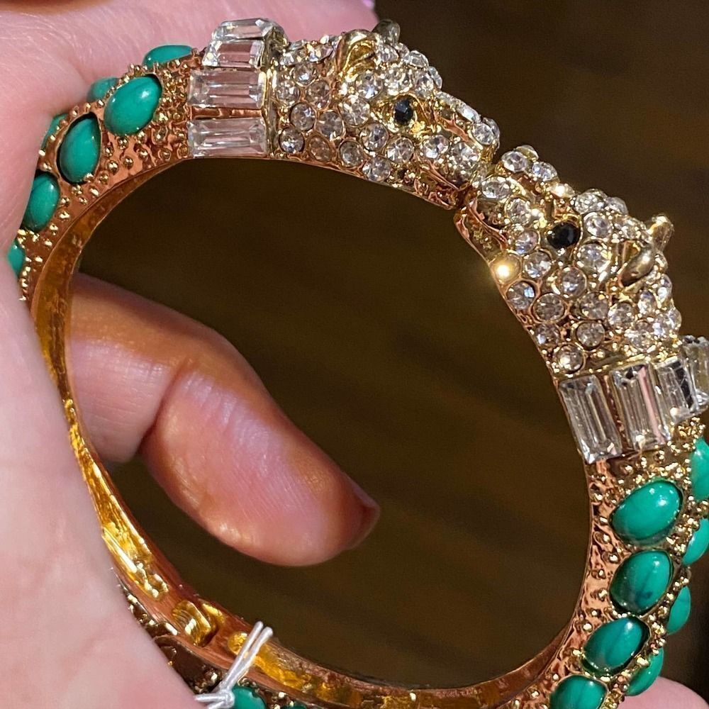 NWOT Amrita Singh Gold and Green Lepoard π Bracelet - Picture 3 of 11